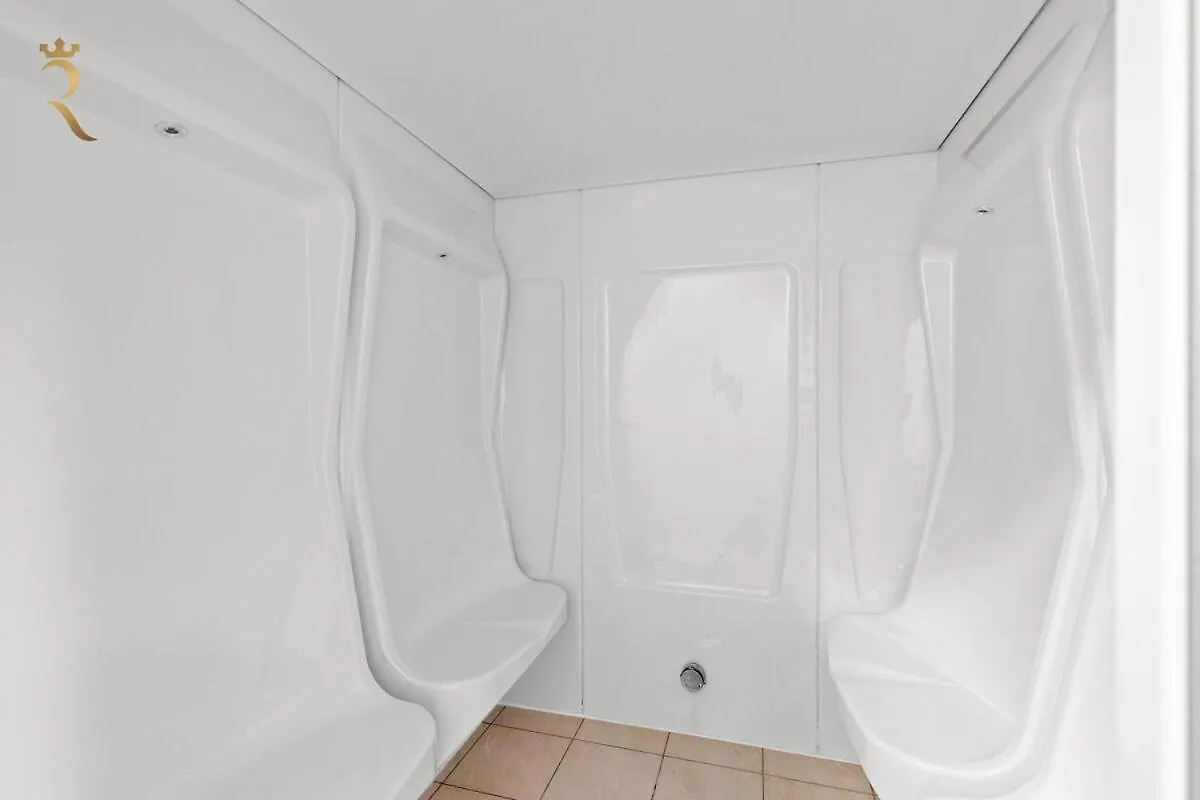 Your 2Br Oasis In Al Muneera Wifi N Free Parking Abu Dhabi 0*,